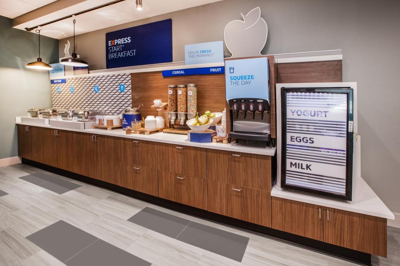 Holiday Inn Express & Suites - Hawaiian Gardens By Ihg Esterno foto