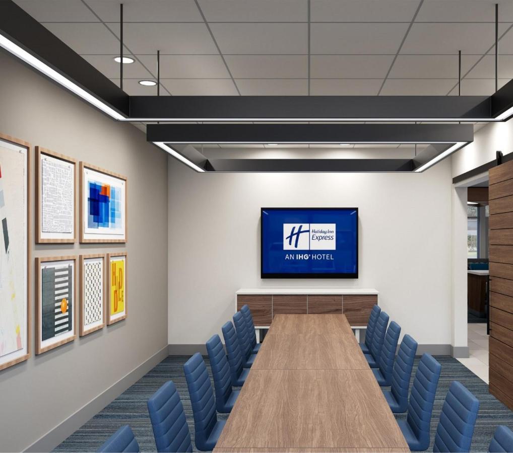 Holiday Inn Express & Suites - Hawaiian Gardens By Ihg Esterno foto