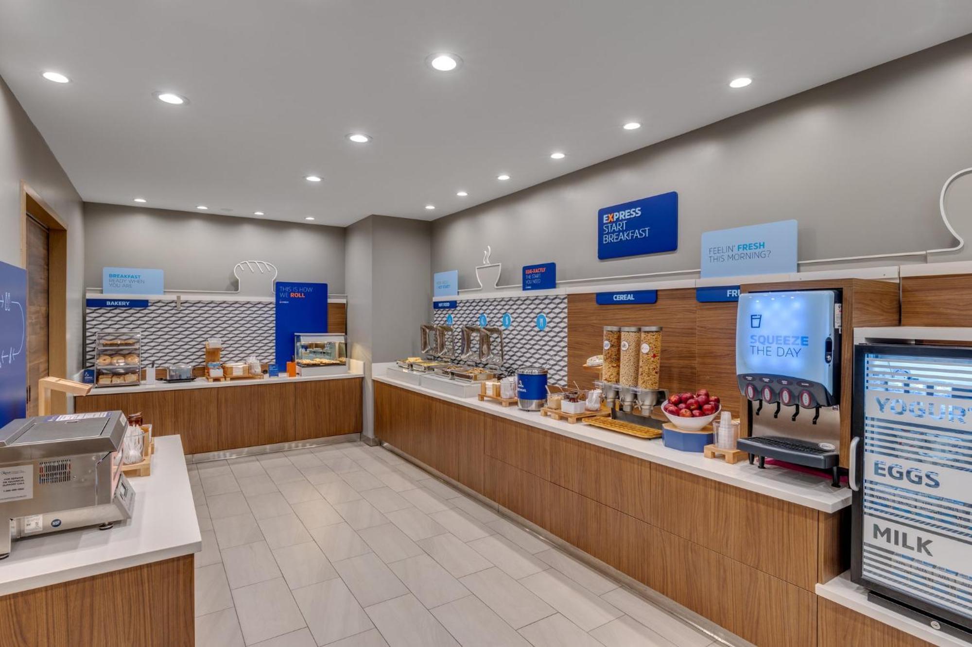 Holiday Inn Express & Suites - Hawaiian Gardens By Ihg Esterno foto